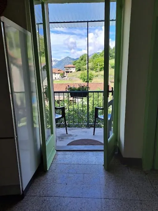 Casa Carla, Velzo Villa Naggio  Holiday home Naggio (Lombardy)