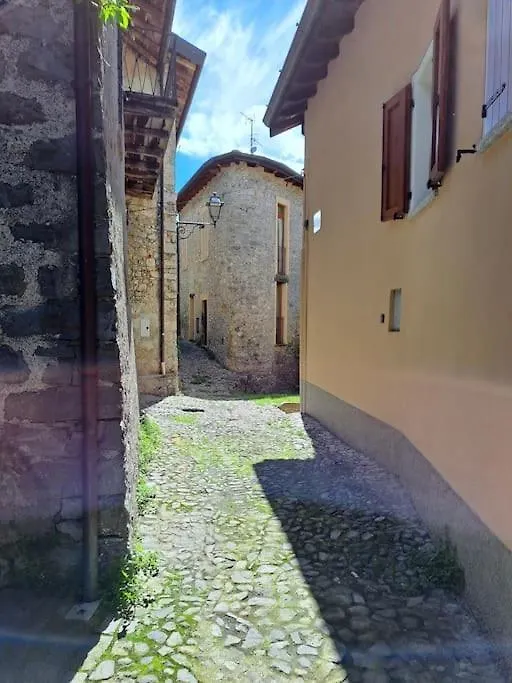 Casa Carla, Velzo Villa Naggio  0*, Naggio (Lombardy)